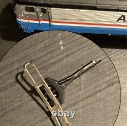 Atlas #85711 Aem-7 / Alp 44 Amtrak #901 Phase 3 Paint Scheme Broken Piece Top
