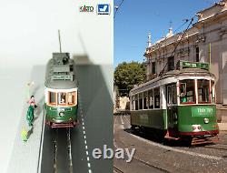 Green touristic Lisbon Tram HO/N gauge (HOe) motorized with light NEW