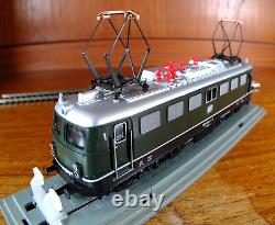 Jouef 886500 HO Gauge DB BR 182 electric locomotive in green livery
