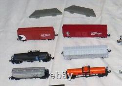 Kato N Gauge Model Railway 39 Pieces Warbonnet Loco, Rolling Stock, Track, Power