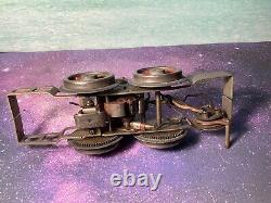 Lionel # 33 engine and frame standard gauge withmanual Switch. (works)