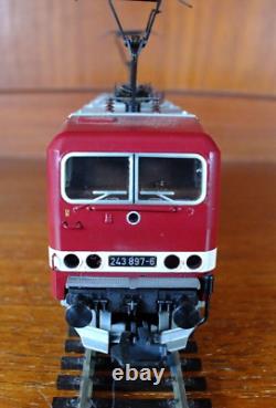 Marklin 3443 HO gauge DR BR 243 electric locomotive in red livery