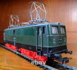 PIKO 5/6205 HO gauge E11 Electric Locomotive in DR green livery