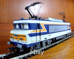 Roco 43487 HO gauge SNCF BB 20011 Electric Locomotive in white & blue livery