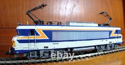 Roco 43487 HO gauge SNCF BB 20011 Electric Locomotive in white & blue livery