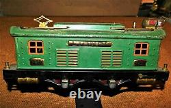 Vintage Lionel O gauge train set, #253 Electric engine, 2 #607 cars, 1 #608 car